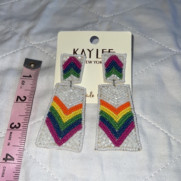 Charlie Chevron Rainbow 🌈 Seed Bead Earrings NWT - Picture 7 of 9